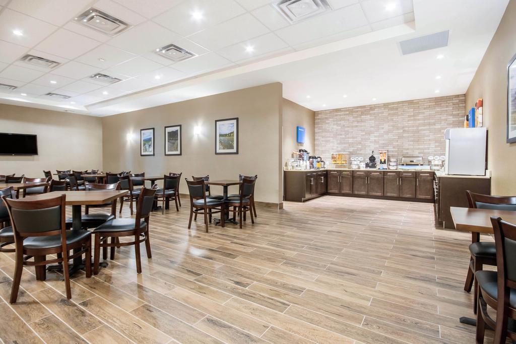 Comfort Inn & Suites Merritt Exterior photo