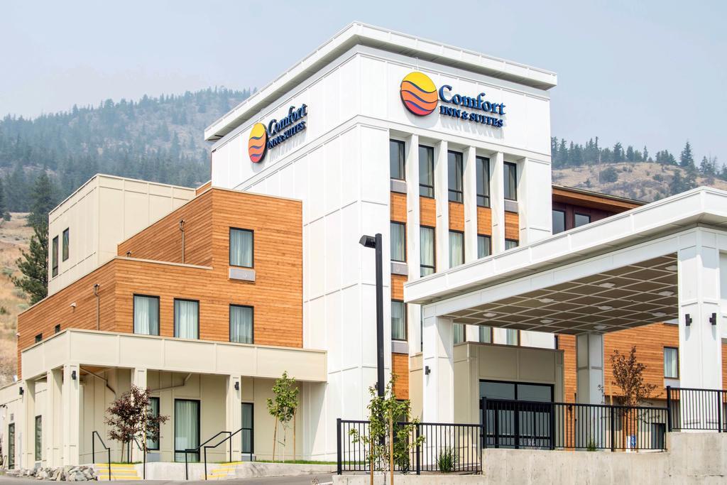 Comfort Inn & Suites Merritt Exterior photo